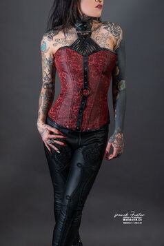 Corset rouge 'dominatrix'