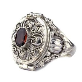 Bague poison en argent